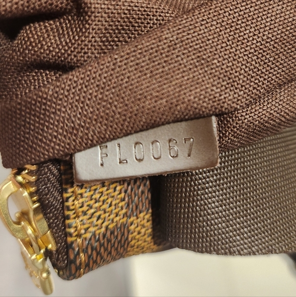 Louis Vuitton Damier Ebene Pochette Melville Crossbody Shoulder Bag - Picture 11 of 13